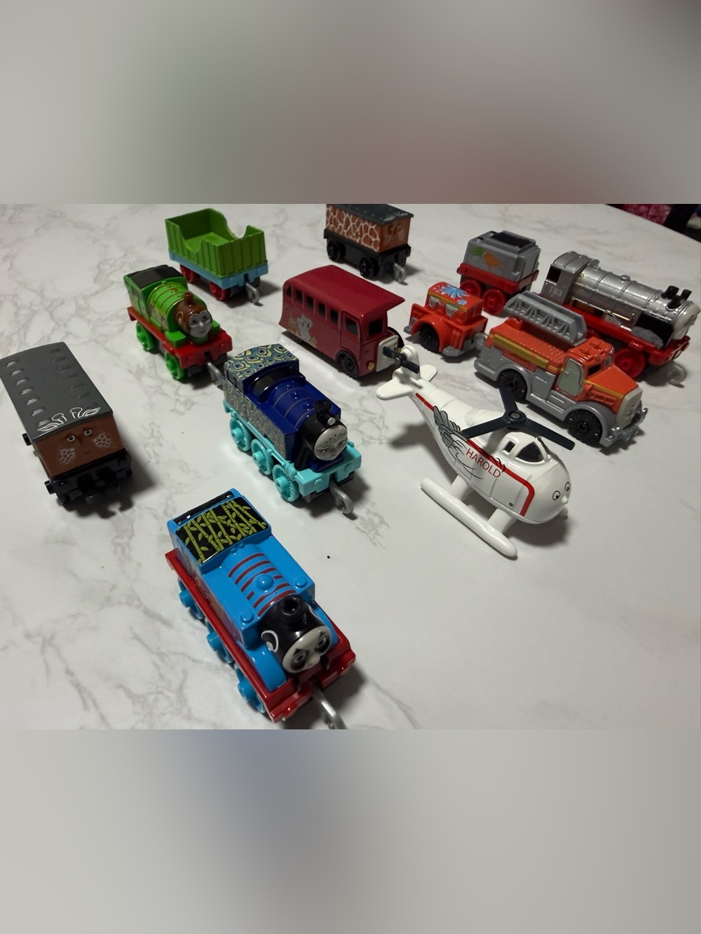 Thomas & Friends Mixed Engines & Vehicles - Red, Green, Blue, Silver, Orange - Picture 3 of 5